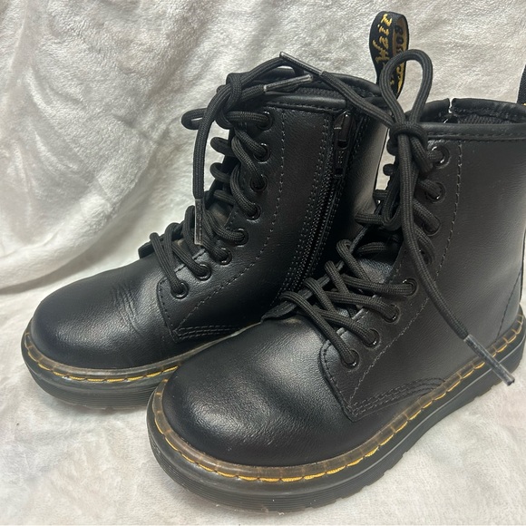 Dr. Martens Black Kids Boots - Picture 3 of 6